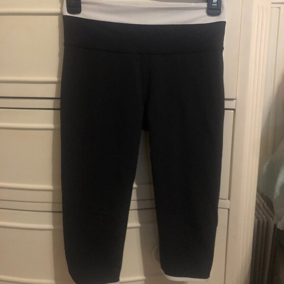 Lululemon Athletica Size 8 Legging Shorts - Black - Picture 1 of 4